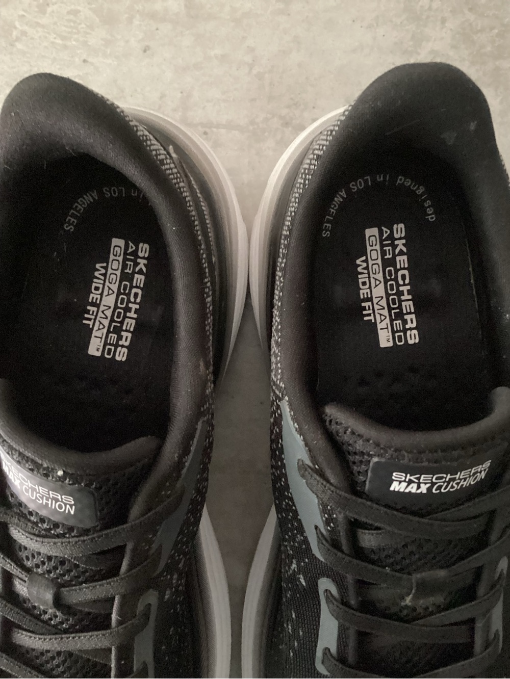 Skechers Max Cushion Endeavor Walking Shoes - Picture 4 of 5